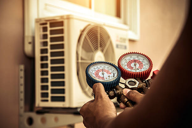 Professional Hvac technician working in Howell, NJ